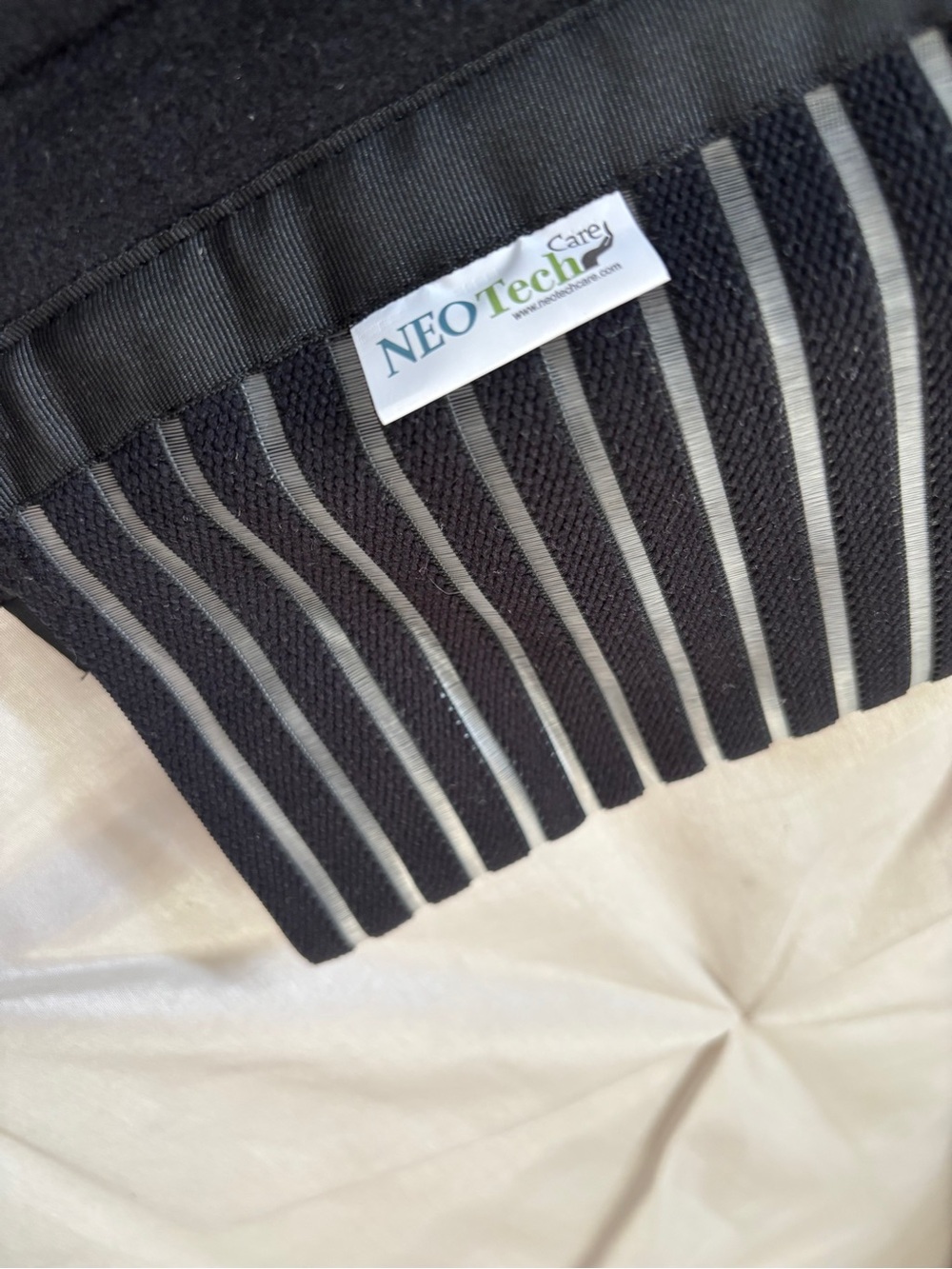 NEOtech Care Maternity Belt in Black and Cream - Picture 3 of 3